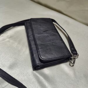 Mossimo Black Womens Small Crossbody Purse Wallet Adjustable Removable Strap